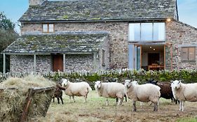 Llan-Y-Coed Farm Stay